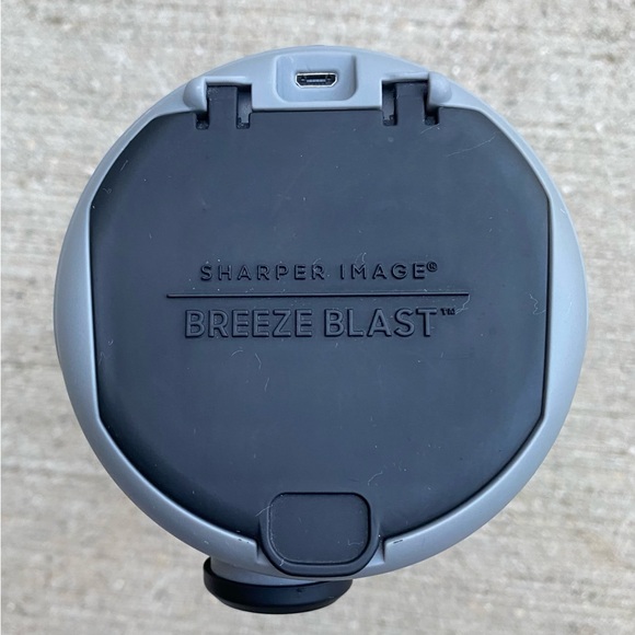 Sharper Image Black and Gray Breeze Blast Tumbler *ice pack not included - Picture 3 of 4